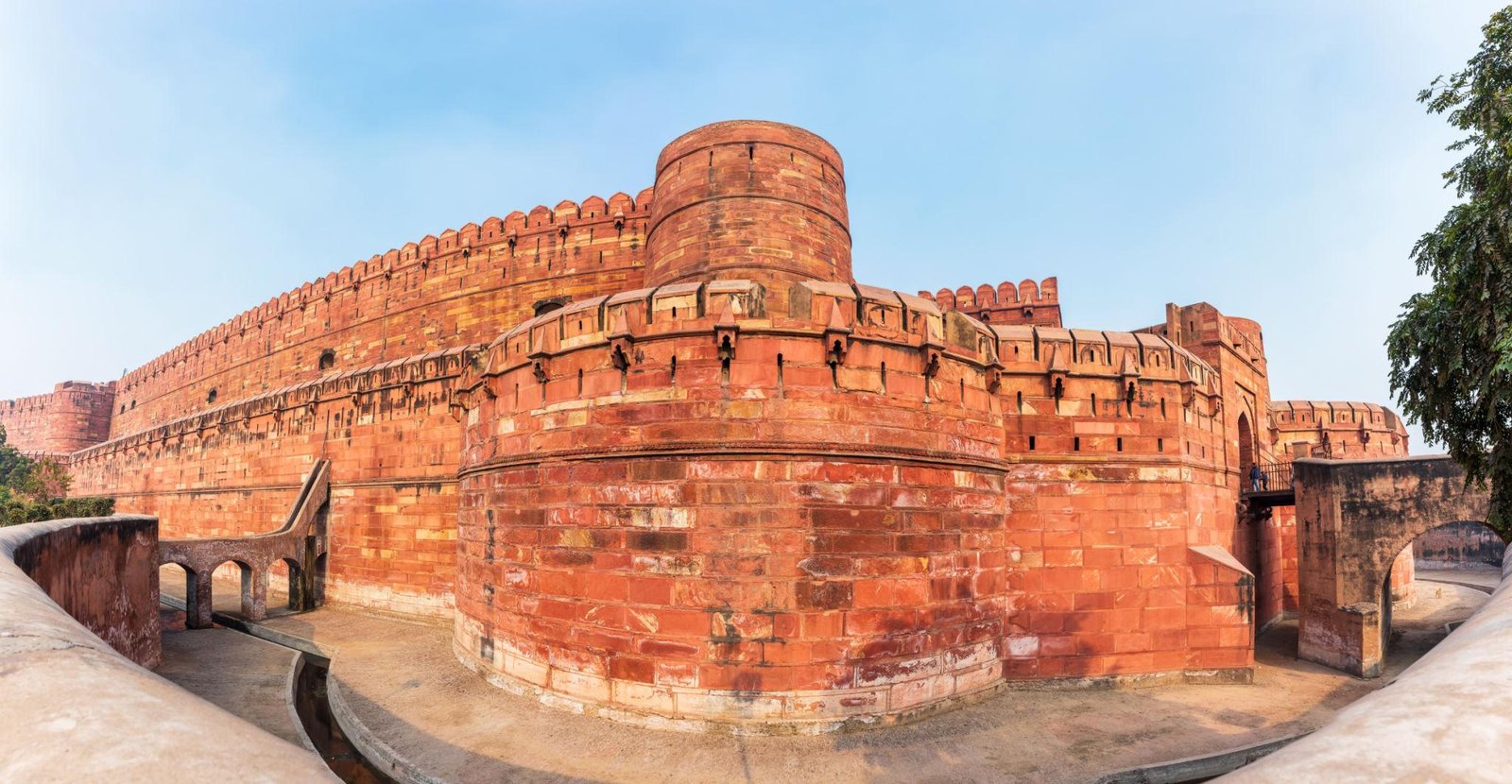 Taj Mahal courtyard